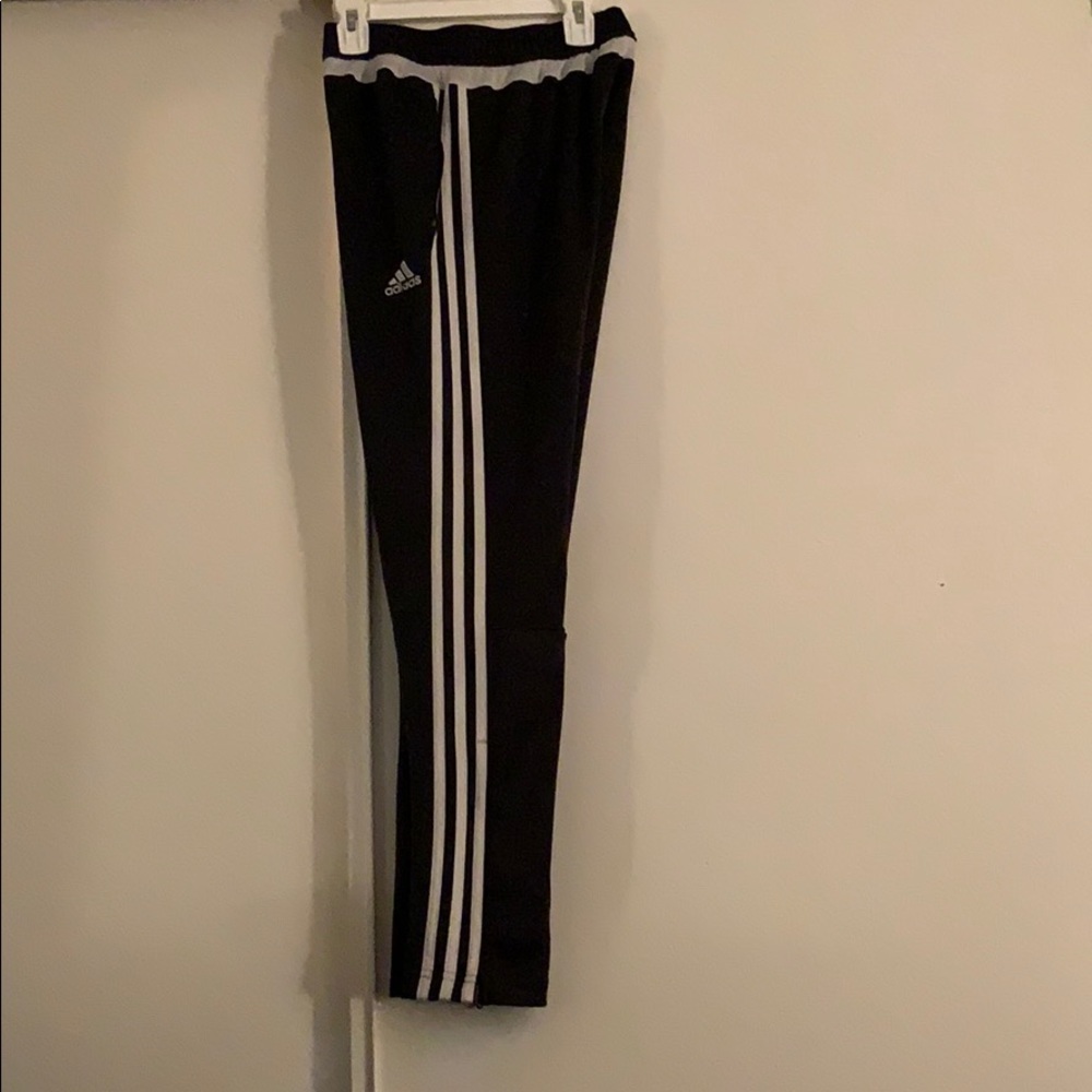 Too small - Picture 3 of 4